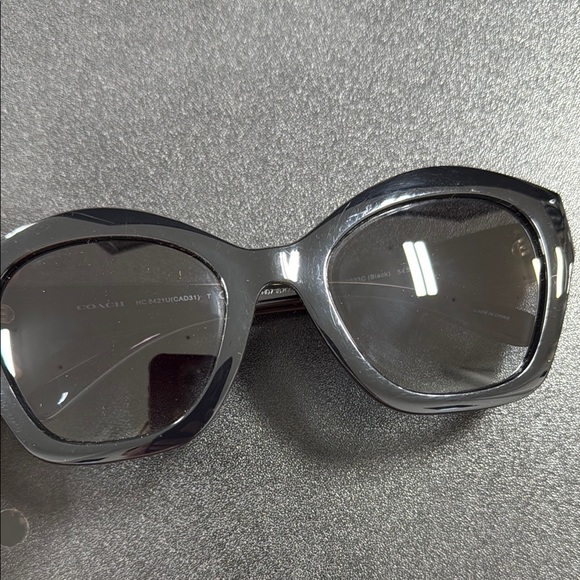 Coach Glossy Black Women's Sunglasses hc8421u - Picture 1 of 4